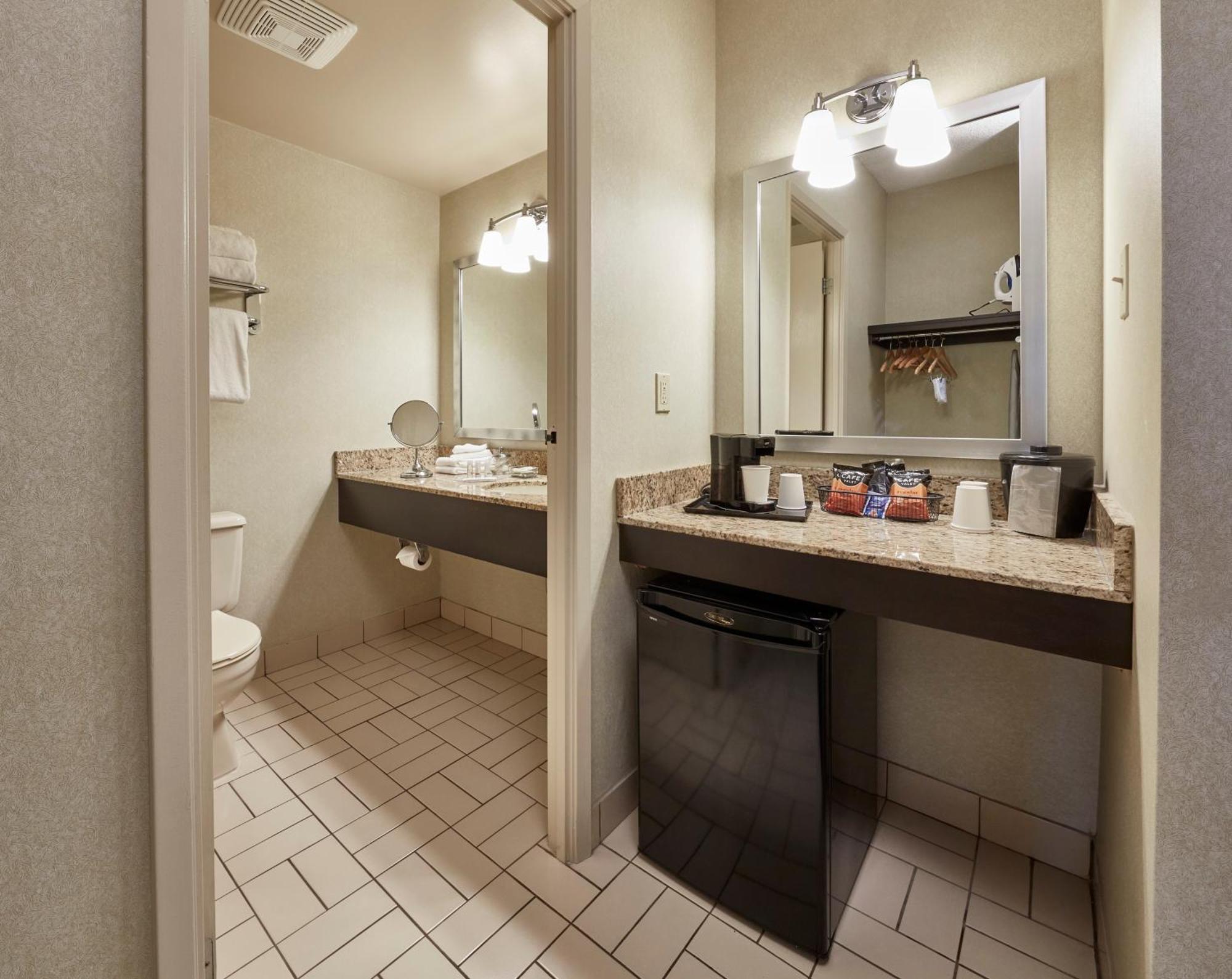 Travelway Inn Sudbury Extérieur photo